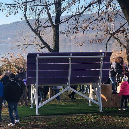 Casa Gaiani Villetta In Riva Al Lago Vista Mozzafiato Varano Borghi Kültér fotó
