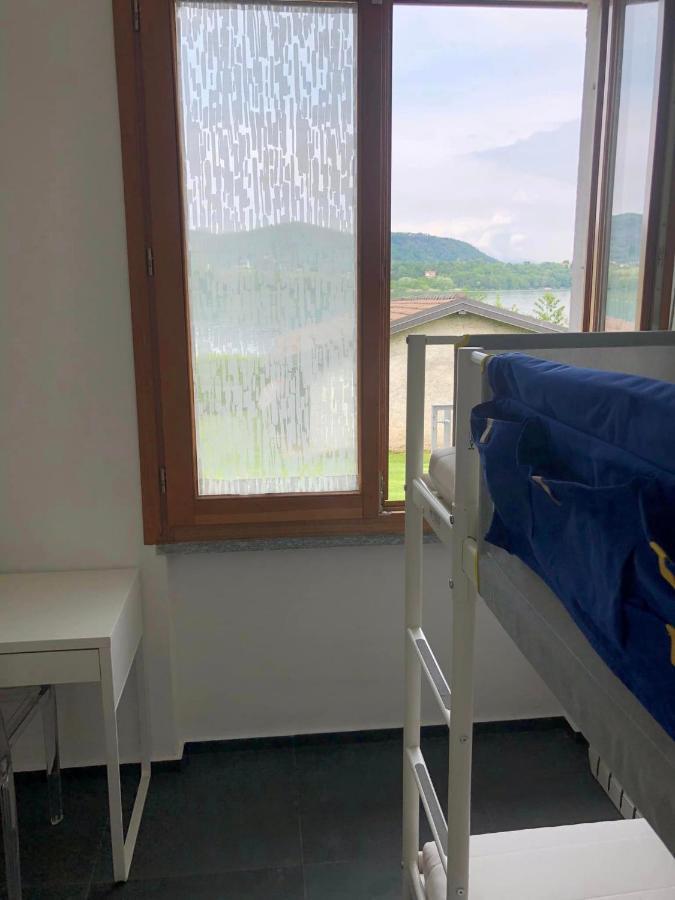 Casa Gaiani Villetta In Riva Al Lago Vista Mozzafiato Varano Borghi Kültér fotó