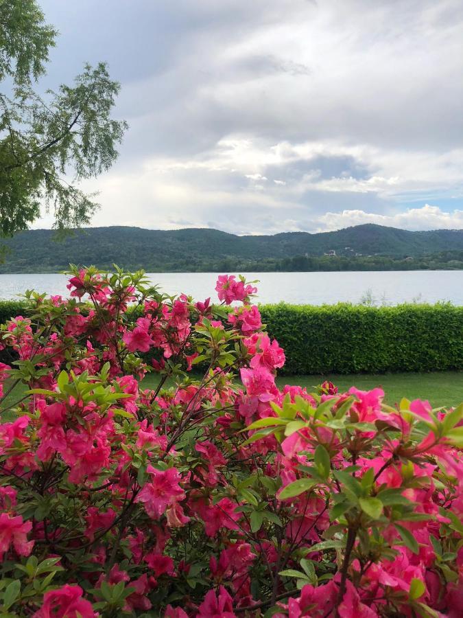Casa Gaiani Villetta In Riva Al Lago Vista Mozzafiato Varano Borghi Kültér fotó